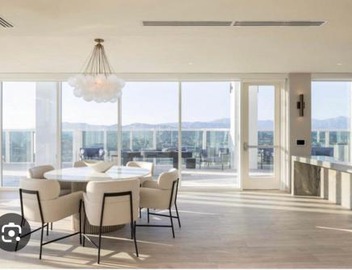 Luxury Residence in Center of Los Angeles 1B1B with Huge Balcony -Pool and BBQ on Roof 4