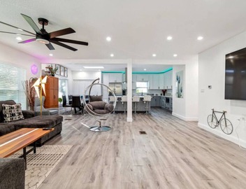 Luxury, Resort-style 4bedrooms/2.5bathrooms House! with a Large Pool. 3