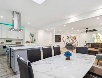 Luxury, Resort-style 4bedrooms/2.5bathrooms House! with a Large Pool. 4