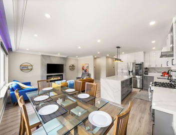 Luxury Spa Escape with Pool & Jacuzzi [near Bathurst & Sheppard, Rogers Stadium] 4