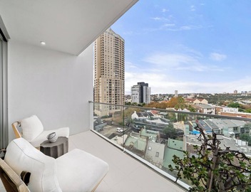Luxury Sydney Residence | Pool, Gym & City Views 3