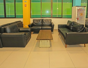 Luxury Twin Stay with Free WiFi and Parking 4