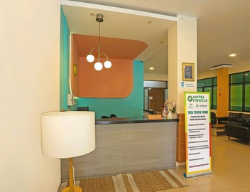 Luxury Twin Stay with Free WiFi and Parking 5