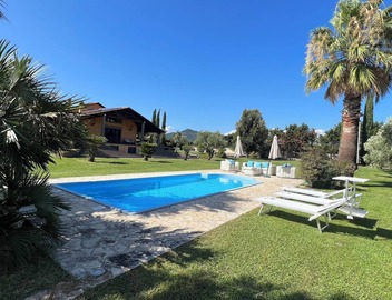 LUXURY VILLA CON PARCO E PISCINA FULL OPTIONAL 5