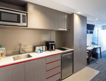 MainStay Suites Abbotsford 4