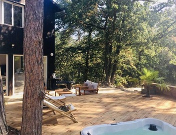 Maison atelier d'artiste dans les arbres and jacuzzi, 50 km from Paris 5