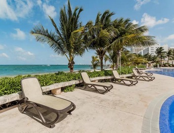 MAREA New 2 BDR Beachfront by Casa Paraíso 3