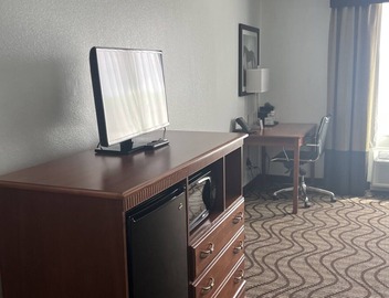 MATHIS DELUXE HOSPITALITY 4