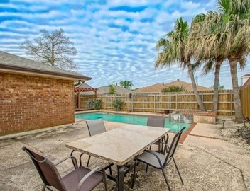 Memorable 1 Bedroom luxurious house. 3