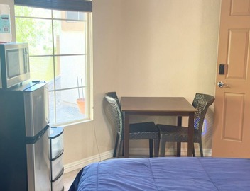 Micro Casita! Private Entrance! Ensuite Bath! 4