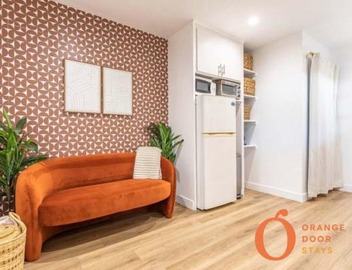 Mid Century 1BR Apt w Patio Near LAX Playa Vista Beach 4