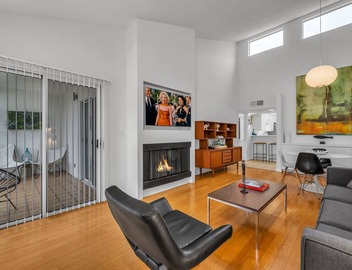 Mid Century North of Wilshire, 1 block to Montana Ave! 5