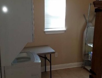 Mid City. Newly Renovated. 6 minutes from Downtown. 2