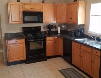 Mid City. Newly Renovated. 6 minutes from Downtown. 3
