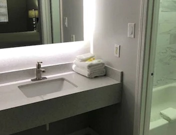 Midtown Hotel - Downtown New Orleans 4