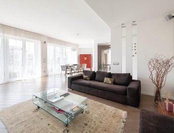 Milano Lush Contemporary Flat, wonderful home with 3 Bedrooms, 6 guests 4