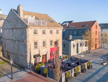 Millie's-Historic New Bedford, 2BR w. water views 3