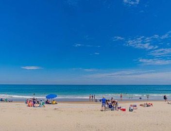 Mins from Beach Outdoor Patio & Games Sleeps 9 5