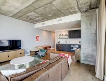 Mins to Rainey St | Heated Pool | Gym | Fireworks 5