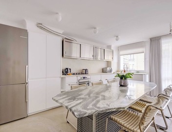 Modern 1bdr/2p Flat With a Balcony - Menilmontant 5