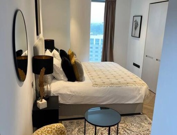 Modern 2 Bed Flat at Battersea 5