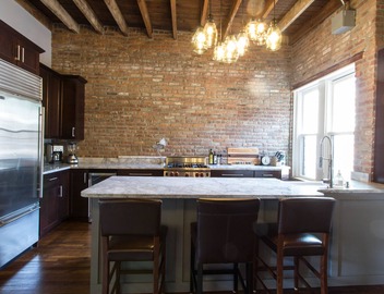 Modern 2-bedroom loft condo near BC, BU, hospitals & train w/parking available. 2