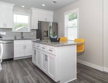Modern 2Bd/2Ba Getaway in Historic Olde Town 3