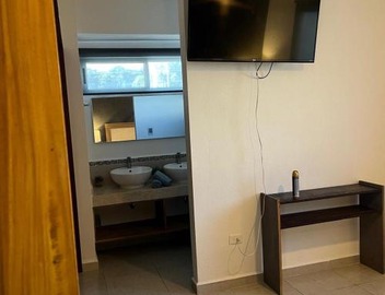 Modern 2BR 2BA Workspace Wifi Pools 24x7 Sec 5