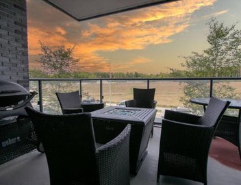 Modern 2BR Getaway with Balcony, BBQ and Parking 5