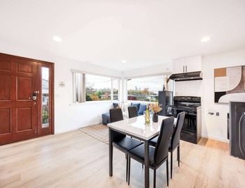 Modern 2BR Near DT + Stadiums Parking 5