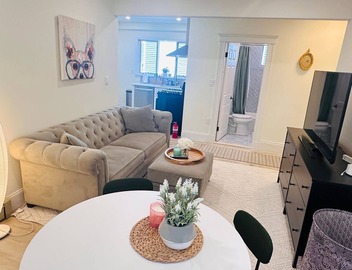 Modern 2BR near subway & parking available 2