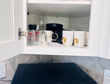 Modern 2BR near subway & parking available 5