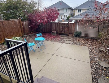 Modern 3 bedroom duplex home in Langley 5