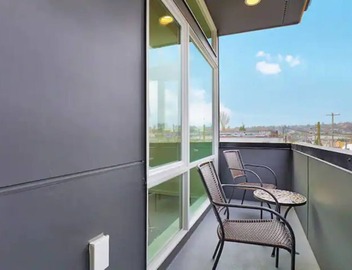 Modern 3BR: Rooftop, A/C, Gigabit WiFi & Parking 5