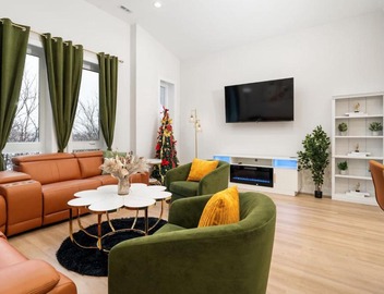 Modern 3BR Stay Near DT CHI 2