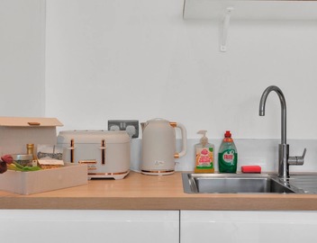 Modern 4Bed 3Bath Balcony Apartment in Shoreditch - Pass the Keys 2