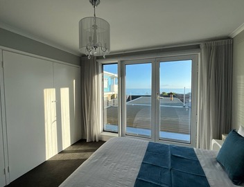 Modern 4BR Beachfront Home, incredible views. 4