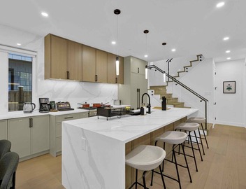 Modern 4BR Home Steps from VanDusen & Queen Elizabeth Park 3