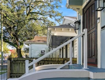 Modern 4BR Retreat · Walk to Downtown New Orleans Unit 1 4