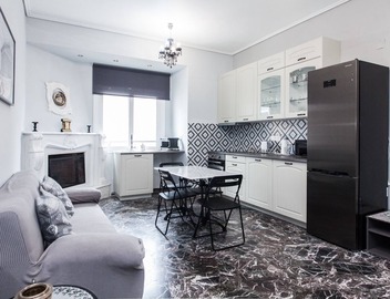 Modern apt with Increbilbe Athens Views 2