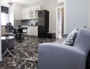 Modern apt with Increbilbe Athens Views 5