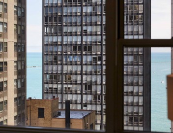 Modern Corner 2BR in Streeterville | Roof Deck | Lake Views 2