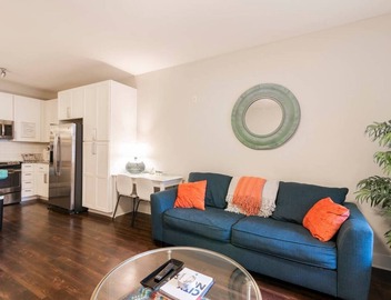 Modern Cozy 1BR ◉ Gym ◉ Balcony ◉ Free Parking 4