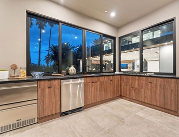 MODERN ESTATE IN HEART OF BEVERLY HILLS 3