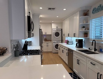 Modern Family-Friendly Retreat w/Backyard Oasis + BBQ Near Studios & Beaches 2
