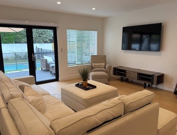 Modern Family-Friendly Retreat w/Backyard Oasis + BBQ Near Studios & Beaches 3