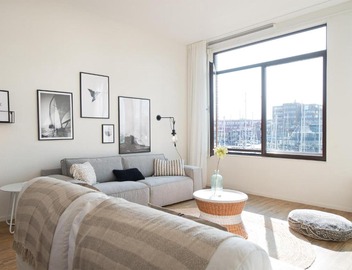 Modern harbor-view apartment in Scheveningen 2