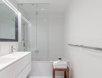 Modern House in Toronto Beach Neighborhood 3