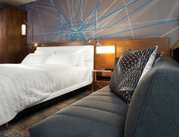 Modern King Bed Suite with Living Area Close to Major Attractions in Atlanta 3