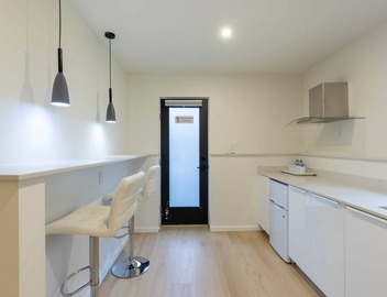 Modern King-Size Guest Suite w/AC 3